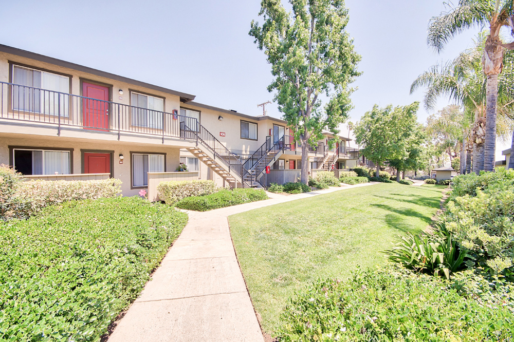Apartment Corona, CA Cinnamon Creek Location