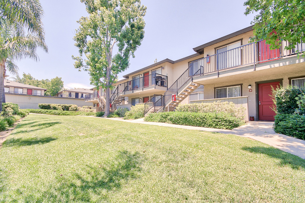 Apartment Corona, CA Cinnamon Creek Location