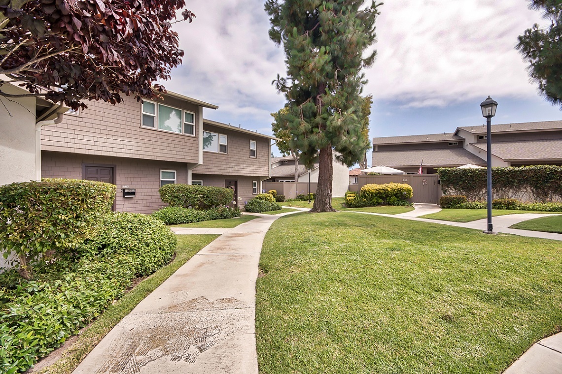 Apartments For Rent In Newport Beach Eastbluff Townhomes Amenities