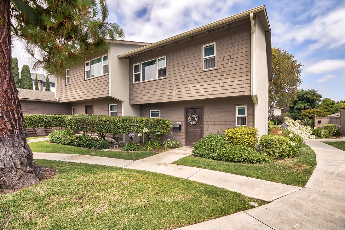 Eastbluff Apartments Newport Beach