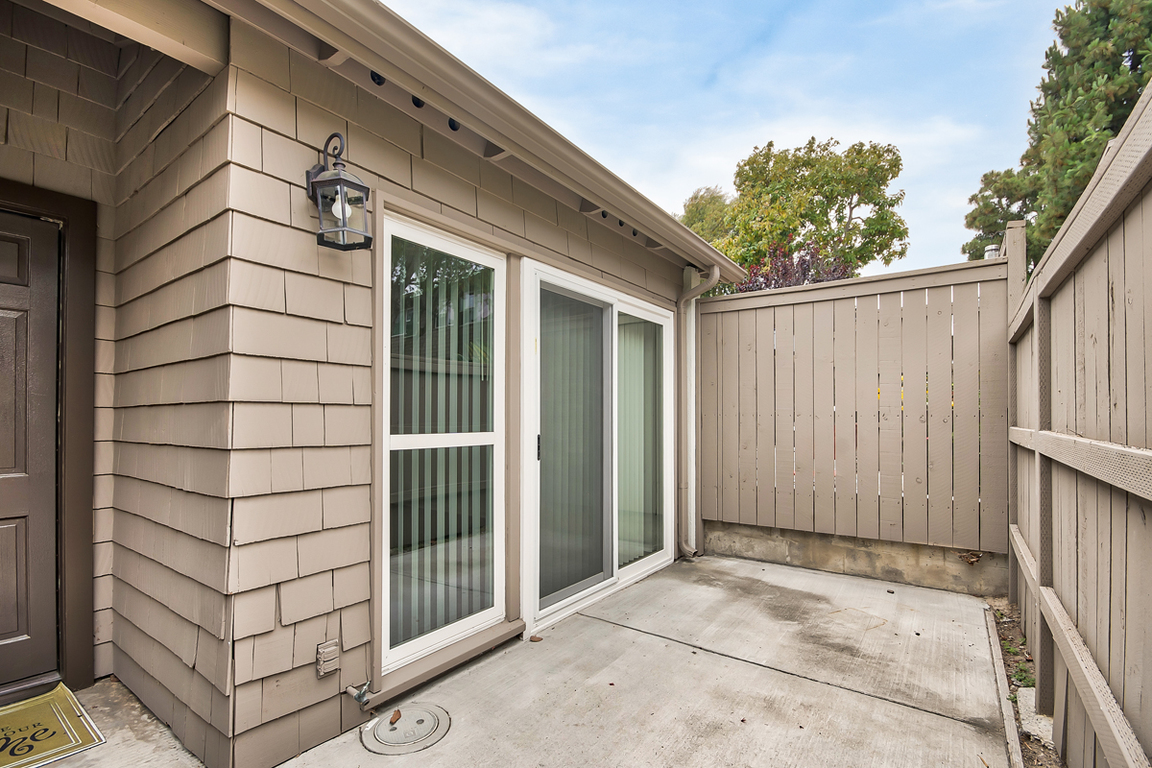 Eastbluff Townhomes Newport Beach, CA Home