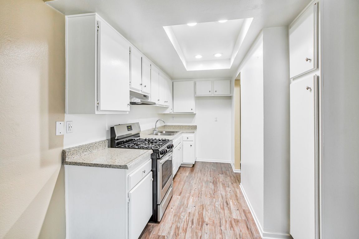 Bellflower, CA Apartment For Rent | Park Plaza | Contact