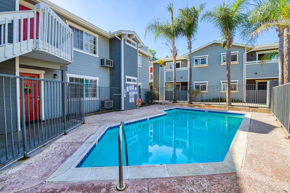 Hollywood Park San Diego, CA Home