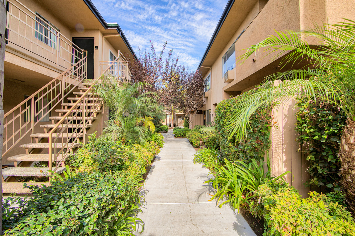 Ramona Palms Apartments Bellflower, CA Home