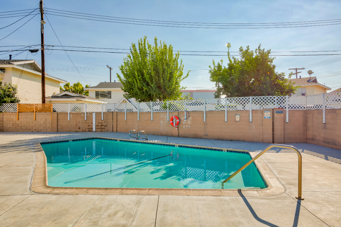 Artesia, CA Apartments Alburtis Floor Plans